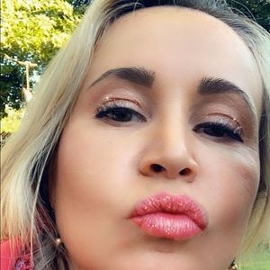 Meet your Posher, Gina